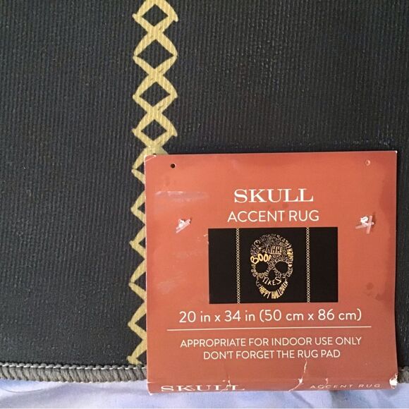 NWT Skull Accent Rug/Door Mat- Halloween! - Picture 2 of 4